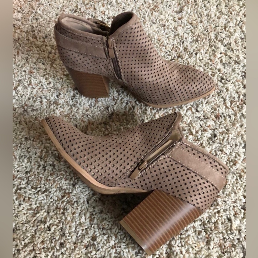 A rider girl bootie